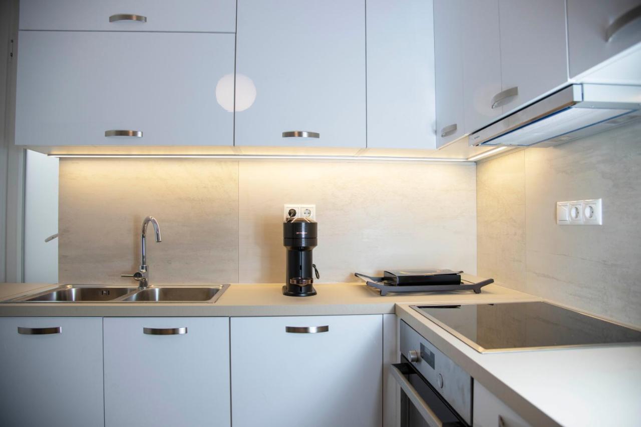 Marianna'S Stylish Brand New Apt In The Heart Of Атина Екстериор снимка